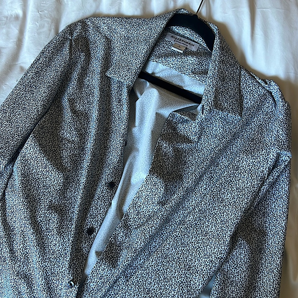 Men’s large Mizzen + Main dress shirt. Great condition. Like new.